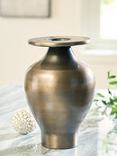 Fedorleigh Vase - Furniture Warehouse (GA)