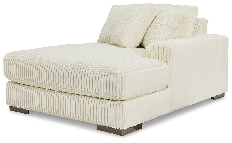 Lindyn Super Chaise